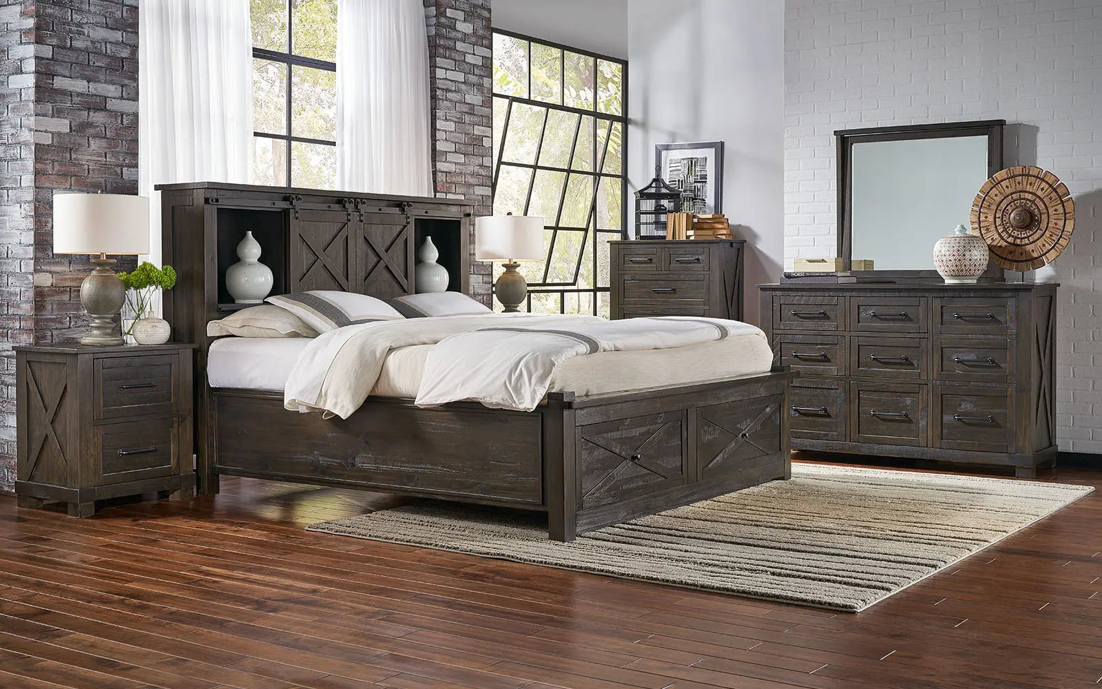 Sun Valley Queen Storage Hdbr W/ Storage Footboard A-America